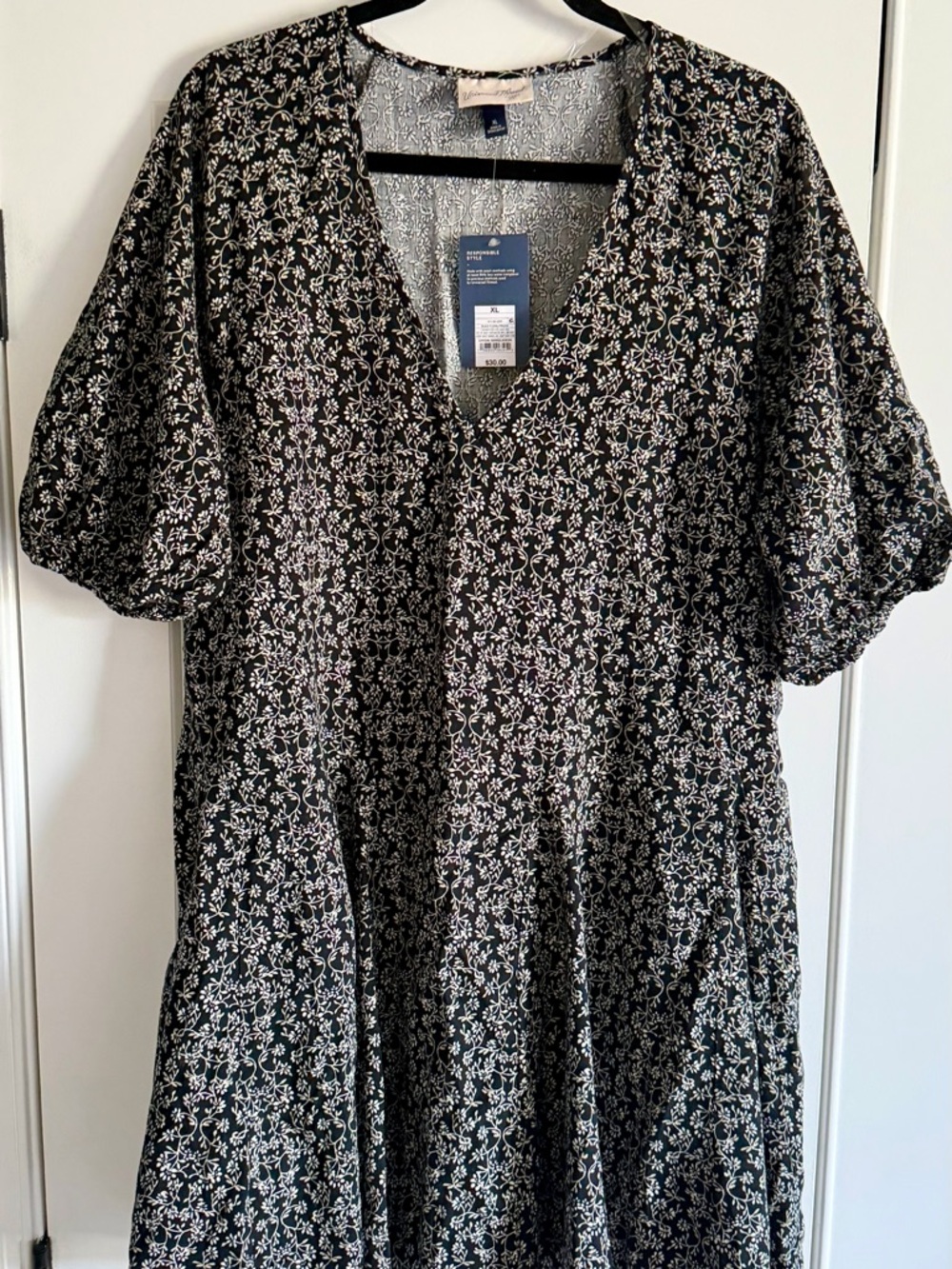 Universal Thread Black NWT and White Floral Midi Dress